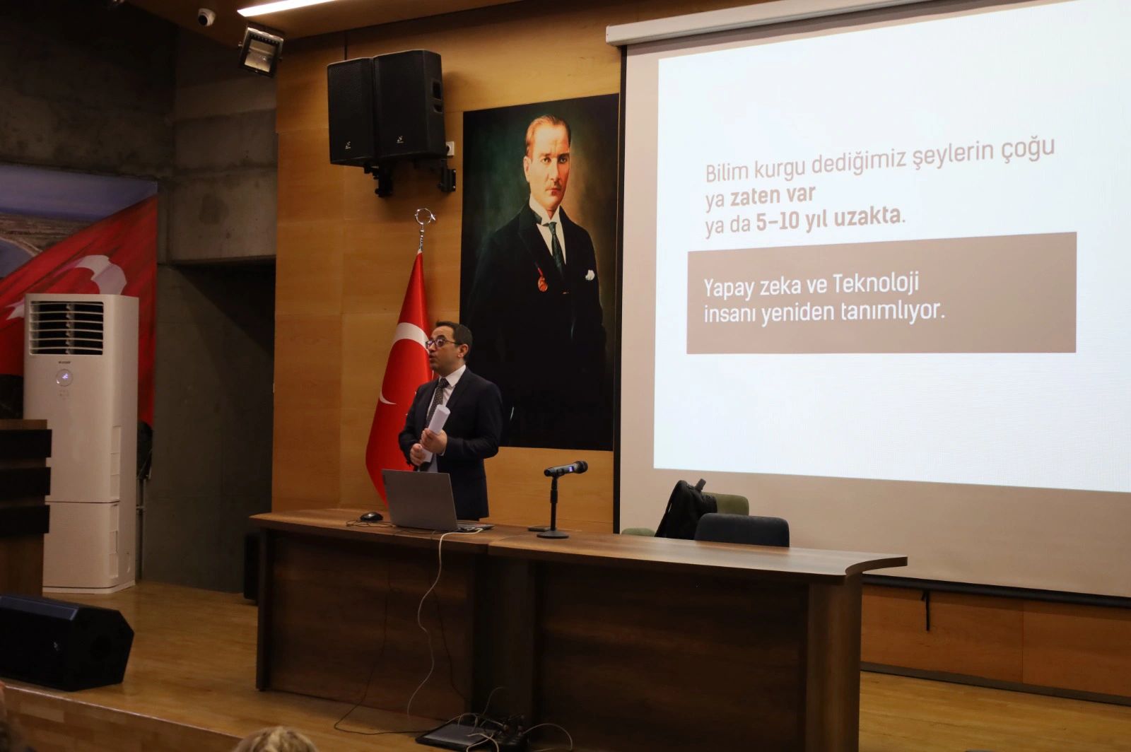 gelecek semineri 1.jpg (114 KB)